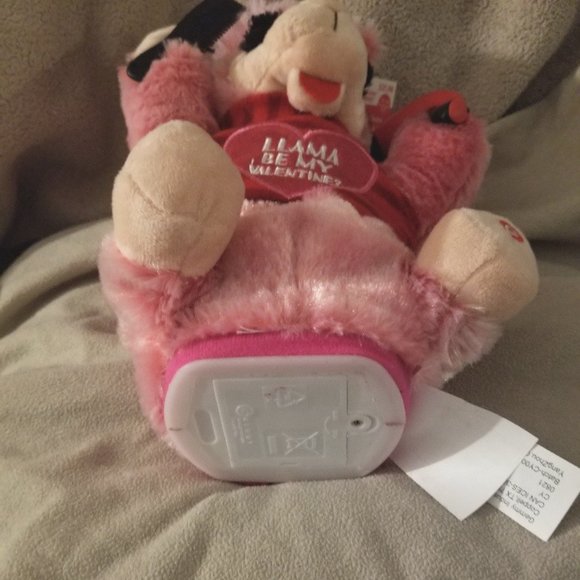 FREE w/ PURCHASE OVER $20- Electronic dancing musical Llama - practically new - Picture 3 of 3